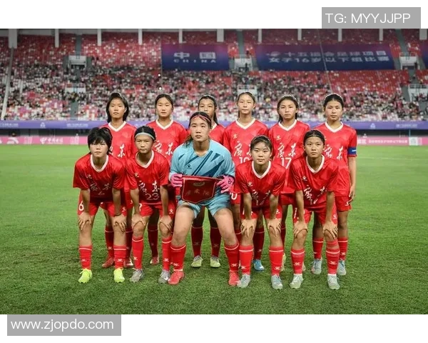 广州足球队荣登足球战术排行榜第三名引发广泛关注与讨论 广州足球队荣登足球战术排行榜第三名引发广泛关注与讨论