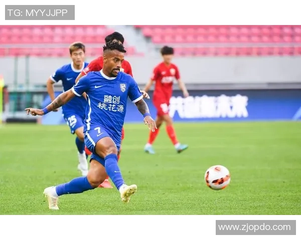 武汉足球队战术深度解析与对比分析全景展现